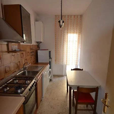 Casa Giussano 50 Mt. Dal Mare *