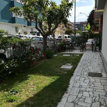 Lägenhet Casa Giussano 50 Mt. Dal Mare *